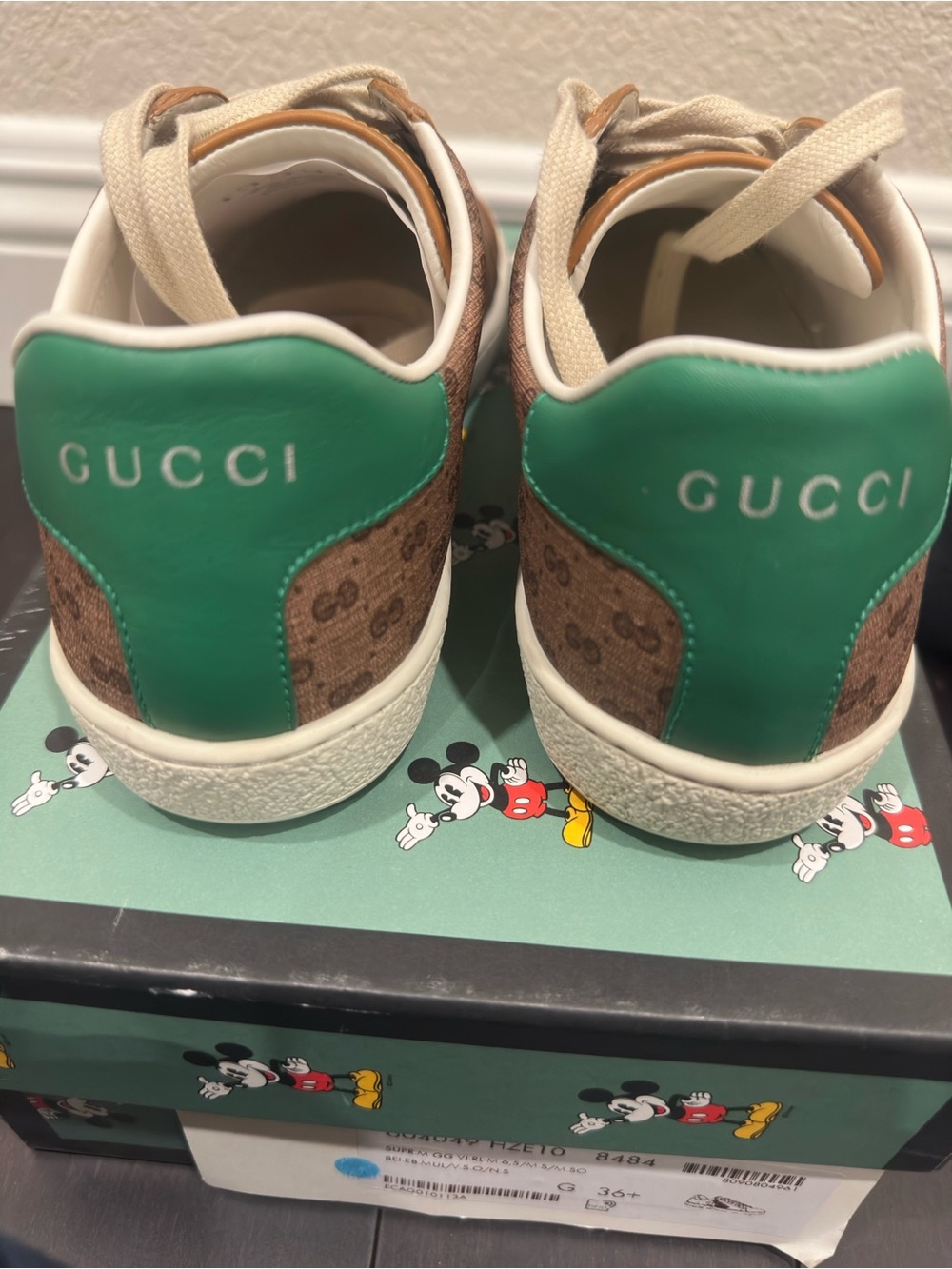Gucci Brown Canvas Mickey Low-Top Women’s Sneakers with Green Heel - Picture 3 of 8